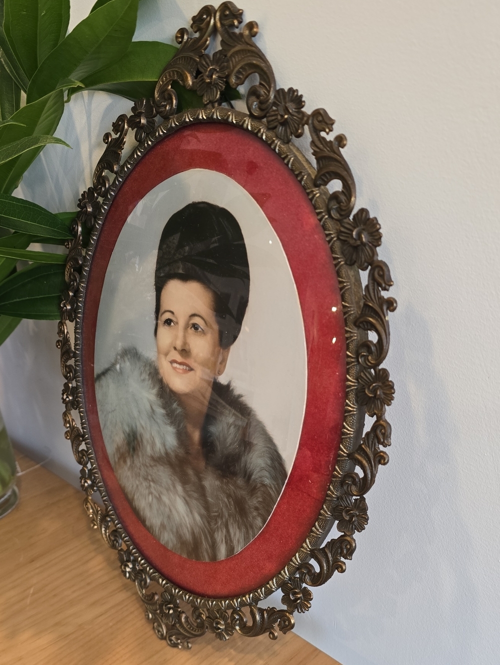 Vintage Made in Italy Ornate Oval Cast Metal Picture Frame – Victorian Style - Picture 3 of 5